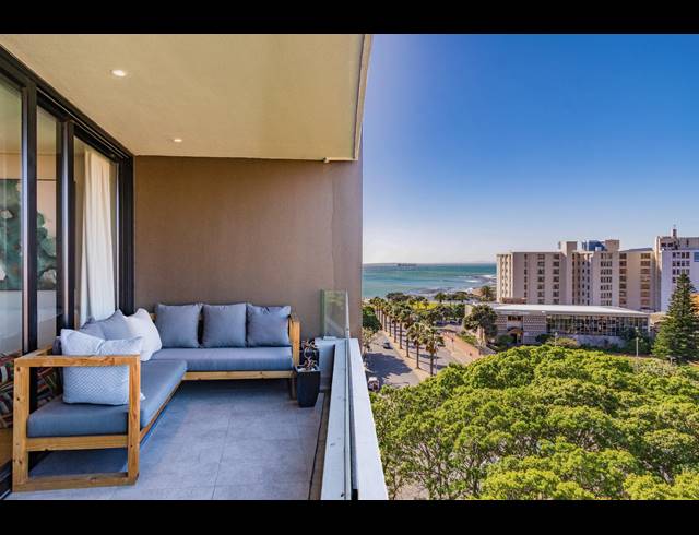 2.5 BEDROOM APARTMENT SOLD IN SEA POINT